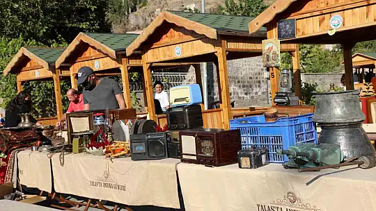 Talas'ın Antika Pazarı yine heyecan yarattı