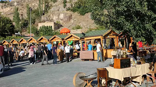 Talas'ın Antika Pazarı yine heyecan yarattı