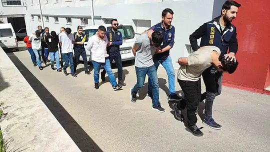 Sanal devriye ekipleri 3 milyon TL dolandıran şüphelileri yakaladı