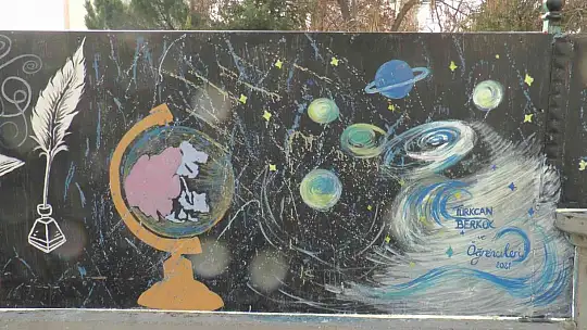 Sanatla okullarını güzelleştiriyorlar