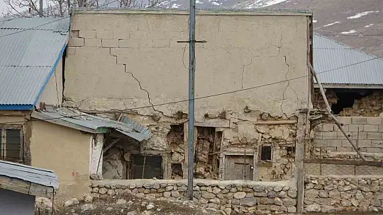 Sarız'da hasar tablosu gün geçtikçe ortaya çıkıyor