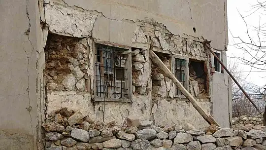 Sarız'da hasar tablosu gün geçtikçe ortaya çıkıyor