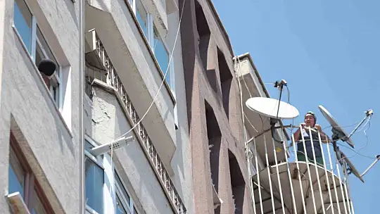 Şarj olan telefon bomba gibi patladı!