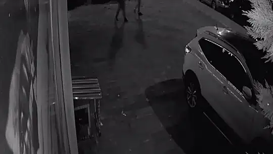 Akıllara durgunluk veren hırsızlık! Sattıkları aracı geri çaldılar