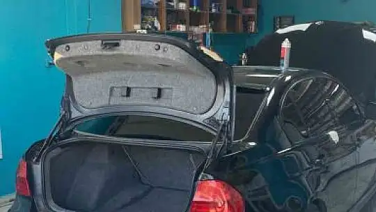 Akıllara durgunluk veren hırsızlık! Sattıkları aracı geri çaldılar