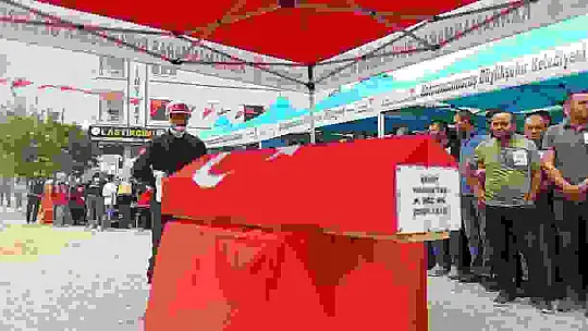 Şehit Piyade Sözleşmeli Er Hasan Taş son yolculuğuna uğurlandı