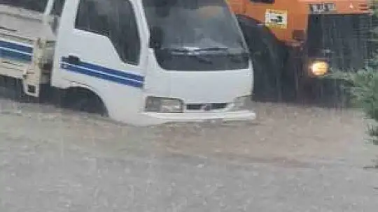 Sel nedeniyle Nevşehir-Aksaray Karayolu ulaşıma kapandı