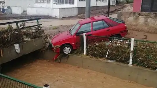 Sel nedeniyle Nevşehir-Aksaray Karayolu ulaşıma kapandı