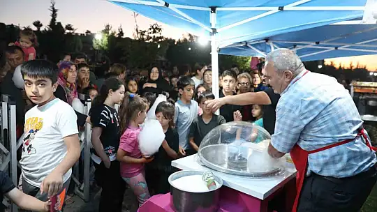 Açık hava sinema günlerine yoğun ilgi