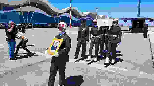 Sivas şehidini karşıladı