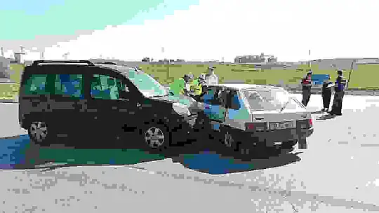 Sivas'ta iki farklı kaza: 6 yaralı