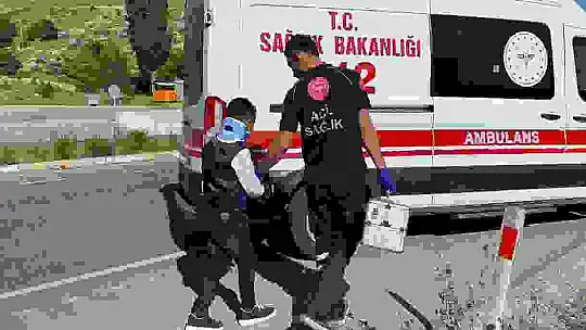 Sivas'ta iki otomobil çarpıştı: 2'si çocuk 4 yaralı