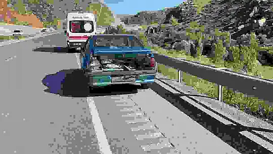 Sivas'ta iki otomobil çarpıştı: 2'si çocuk 4 yaralı