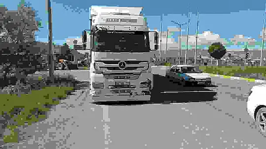 Sivas'ta tır ile otomobil çarpıştı: 4 yaralı