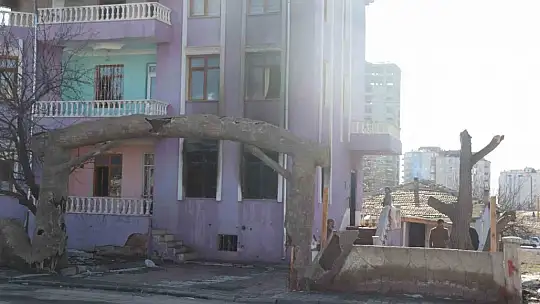 Sobayı benzinle tutuşturunca evi yaktılar: 2 yaralı