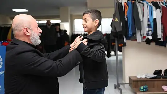 Sosyal market depremzedelere özel hizmet veriyor