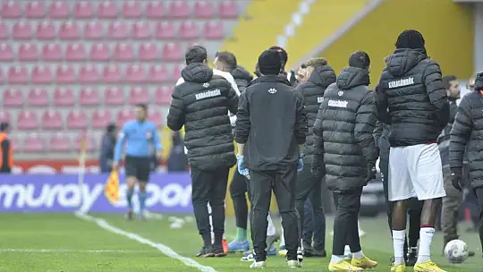 Spor Toto Süper Lig: Kayserispor: 0 - Fatih Karagümrük: 2 (İlk yarı)