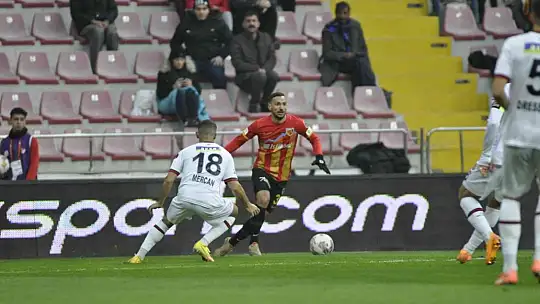 Spor Toto Süper Lig: Kayserispor: 0 - Fatih Karagümrük: 2 (İlk yarı)
