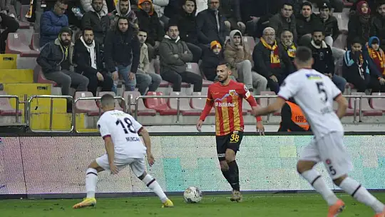 Spor Toto Süper Lig: Kayserispor: 0 - Fatih Karagümrük: 2 (İlk yarı)
