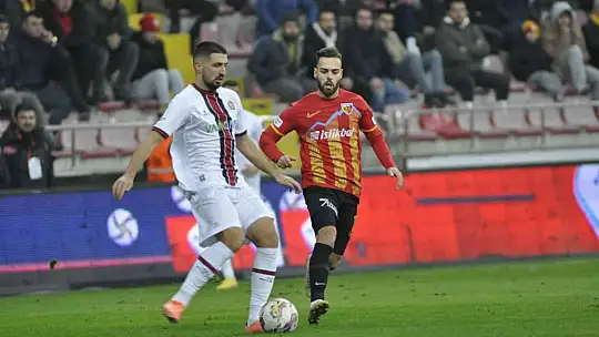 Spor Toto Süper Lig: Kayserispor: 0 - Fatih Karagümrük: 2 (İlk yarı)
