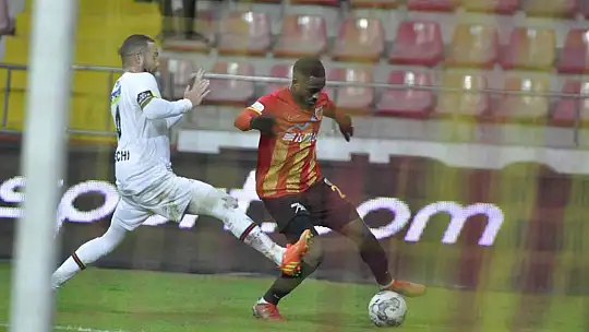 Spor Toto Süper Lig: Kayserispor: 2 - Fatih Karagümrük: 4 (Maç sonucu)