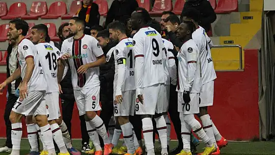 Spor Toto Süper Lig: Kayserispor: 2 - Fatih Karagümrük: 4 (Maç sonucu)