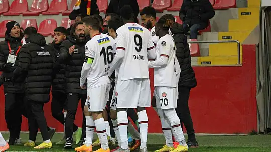 Spor Toto Süper Lig: Kayserispor: 2 - Fatih Karagümrük: 4 (Maç sonucu)