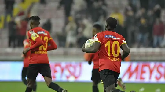 Spor Toto Süper Lig: Kayserispor: 2 - Fatih Karagümrük: 4 (Maç sonucu)
