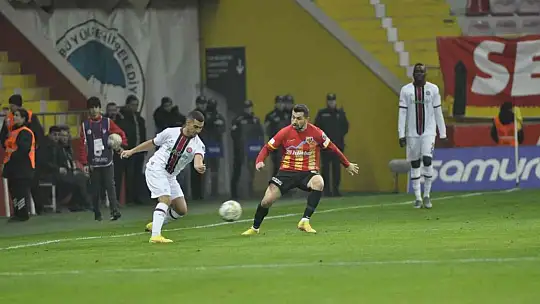 Spor Toto Süper Lig: Kayserispor: 2 - Fatih Karagümrük: 4 (Maç sonucu)