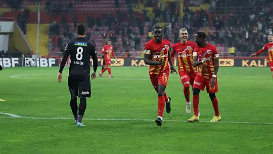 Spor Toto Süper Lig: Kayserispor: 3 - Sivasspor: 0 (İlk yarı)