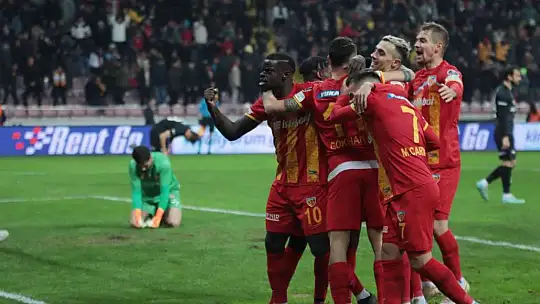 Spor Toto Süper Lig: Kayserispor: 3 - Sivasspor: 0 (İlk yarı)