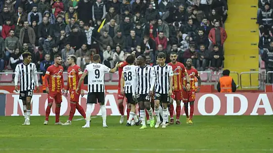 Spor Toto Süper Lig: Kayserispor: 0 - Beşiktaş: 2 (İlk yarı)