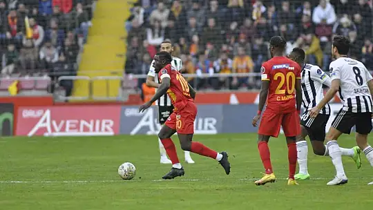 Spor Toto Süper Lig: Kayserispor: 0 - Beşiktaş: 2 (İlk yarı)