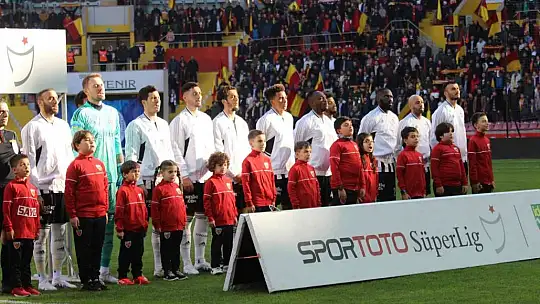 Spor Toto Süper Lig: Kayserispor: 0 - Beşiktaş: 2 (İlk yarı)