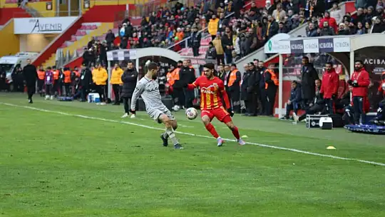 Spor Toto Süper Lig: Kayserispor: 0 - Medipol Başakşehir: 0 (İlk yarı)
