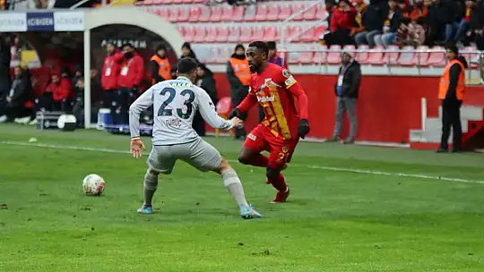 Spor Toto Süper Lig: Kayserispor: 0 - Medipol Başakşehir: 0 (İlk yarı)
