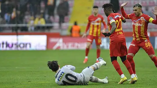 Spor Toto Süper Lig: Kayserispor: 0 - Medipol Başakşehir: 0 (İlk yarı)