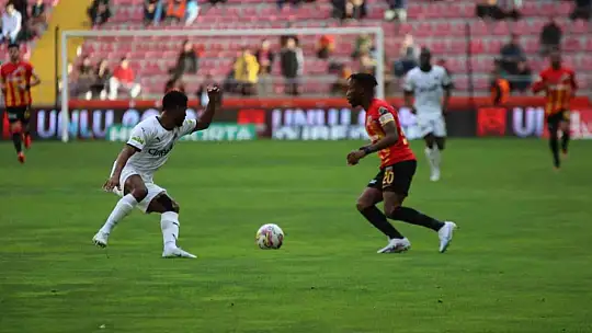 Spor Toto Süper Lig: Kayserispor: 0 - Kasımpaşa: 0 (İlk yarı)