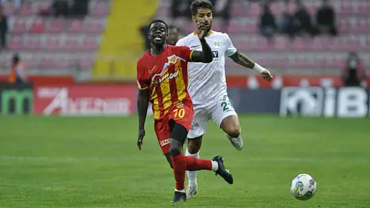 Kayserispor: 0 - Alanyaspor: 2 (İlk yarı)