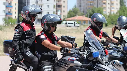 Motosikletli polisler suça geçit vermiyor