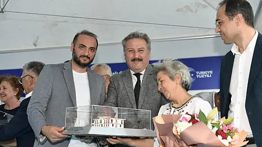Melikgazi'de Aile Sağlığı Merkezi ve Kapalı Pazaryeri Hizmete Açıldı