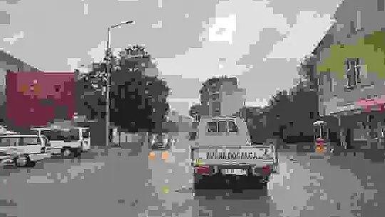 Suşehri'nde yollar göle döndü