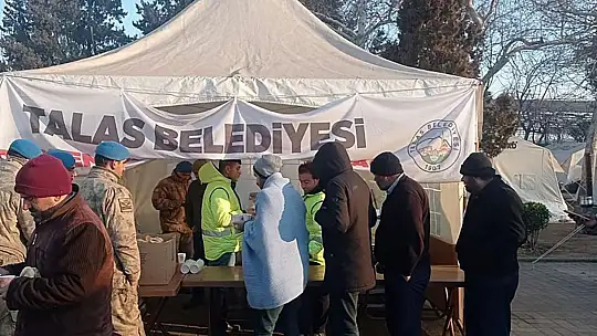 Talas, Deprem bölgesinde çok yönlü çalışıyor
