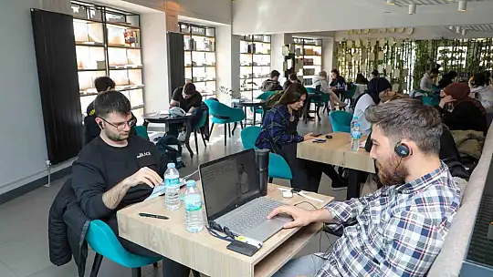 Talas Kütüphaneleri online eğitim de veriyor