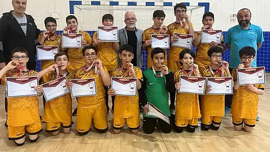 Şehit Abdullah Şaştım Ortaokulu yarı finalde