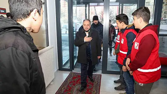 Talas'tan deprem bölgesine gece gündüz yardım