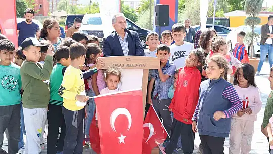 Mustafa Yalçın  Elbistanlı depremzedeler ile bir araya geldi.