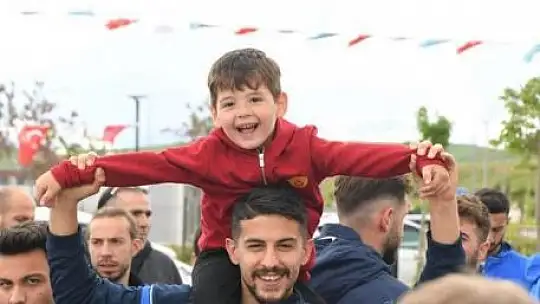 Talasgücü Belediyespor'dan depremzede ailelere ziyaret