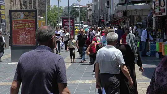 Tarihi Kapalı Çarşı'da Kurban Bayramı yoğunluğu