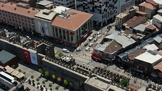 Tarihi Kapalı Çarşı'da Kurban Bayramı yoğunluğu